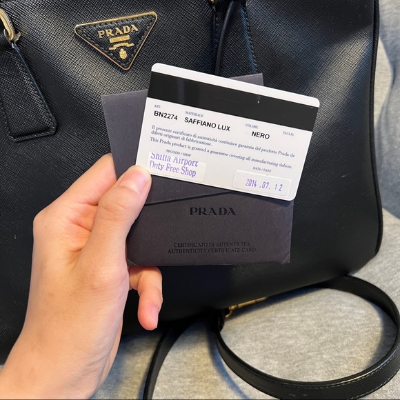 Prada Black Galleria Saffiano leather Large Hangbag |Men | Women - Picture 8 of 16